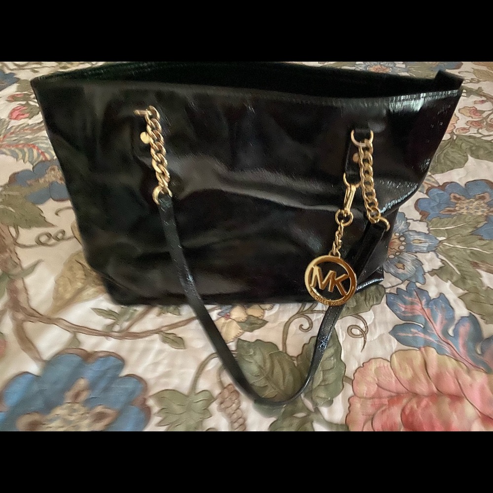 Black Michael Kors tote